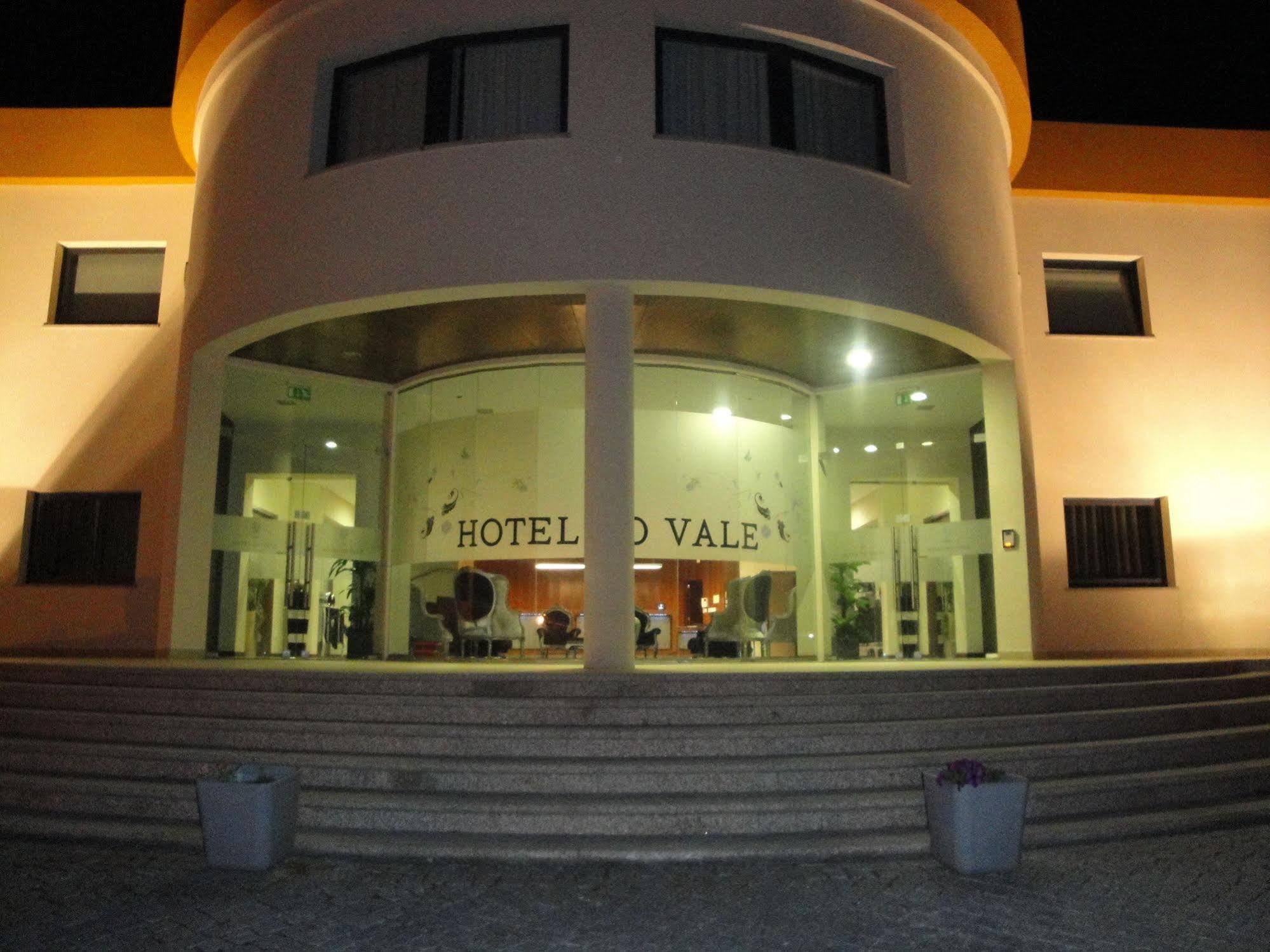 Hotel Do Vale Aguiar da Beira Buitenkant foto