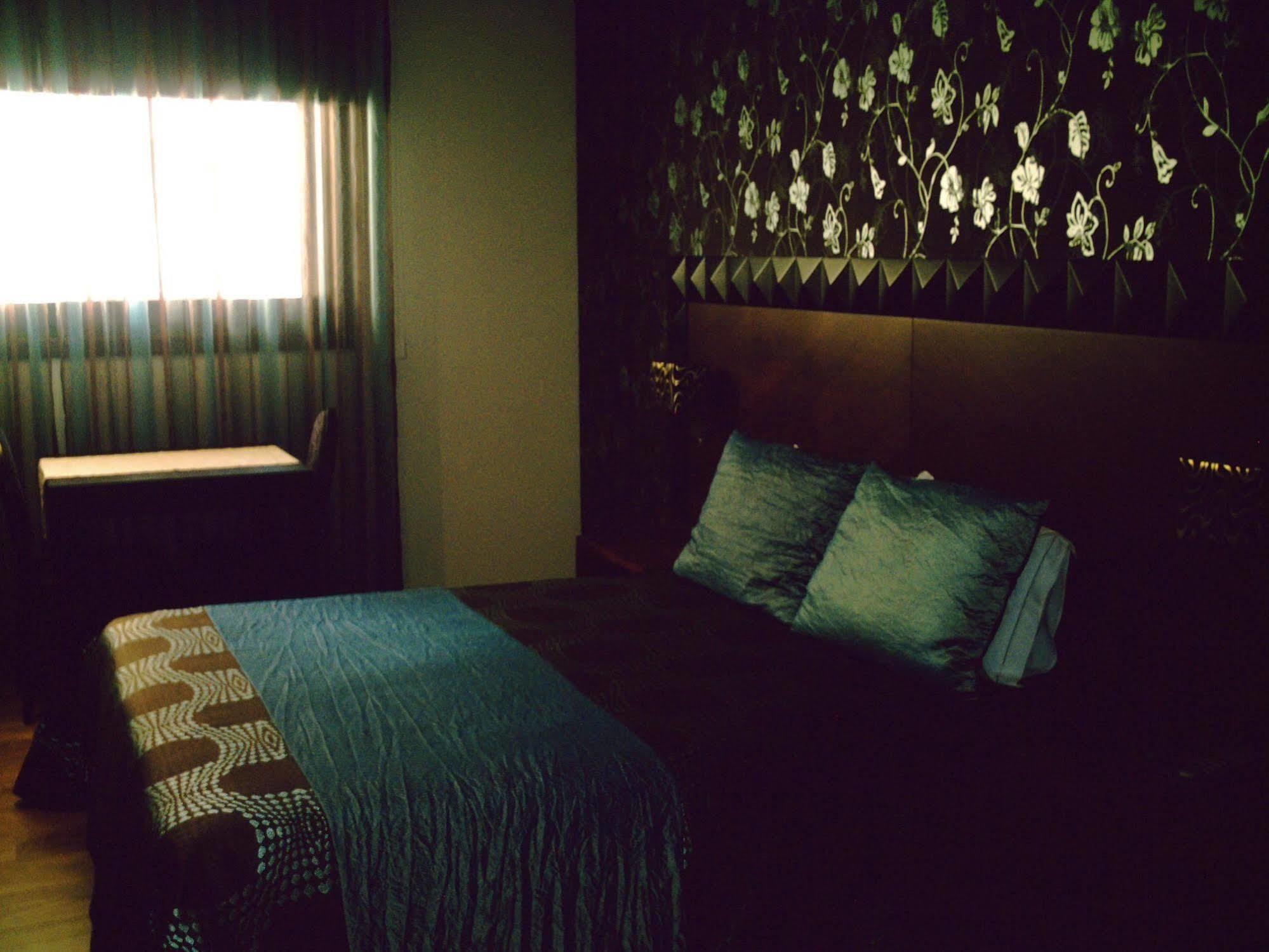 Hotel Do Vale Aguiar da Beira Buitenkant foto